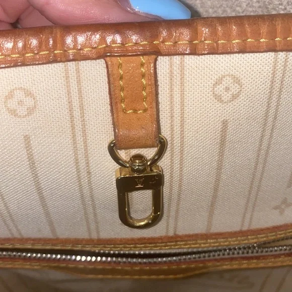 Louis Vuitton Damier Azur Neverfull MM - Picture 5 of 10